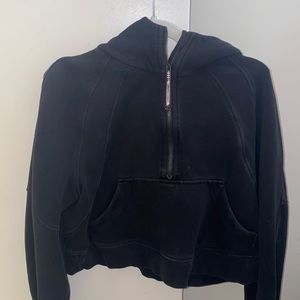 Black hooded lululemon scuba